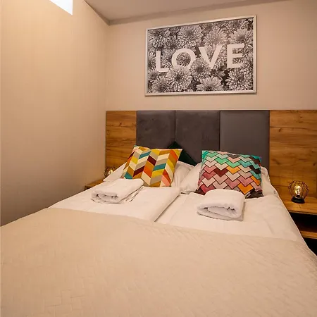 Apartment Rentplanet - Park